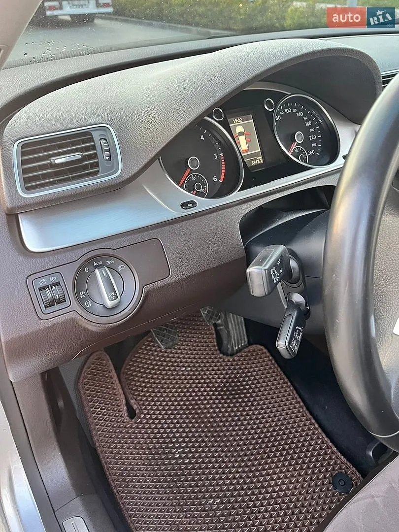 2011 Volkswagen Passat - мініатюра 19