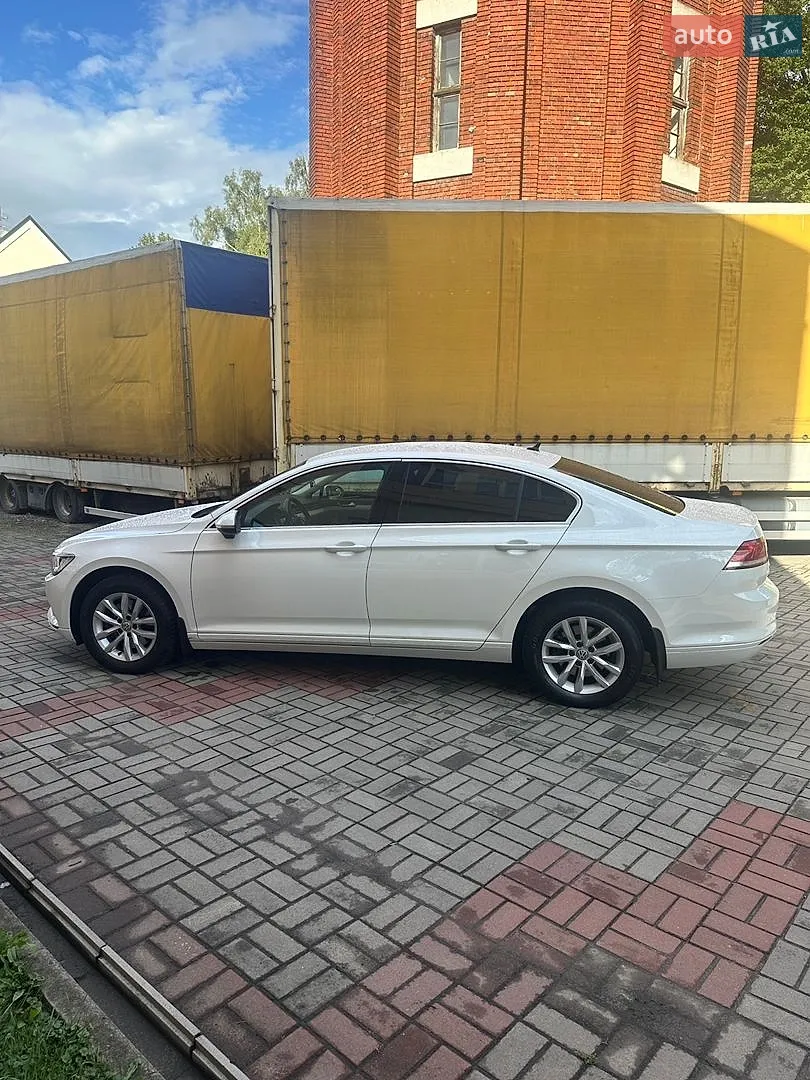 2018 Volkswagen Passat - мініатюра 2