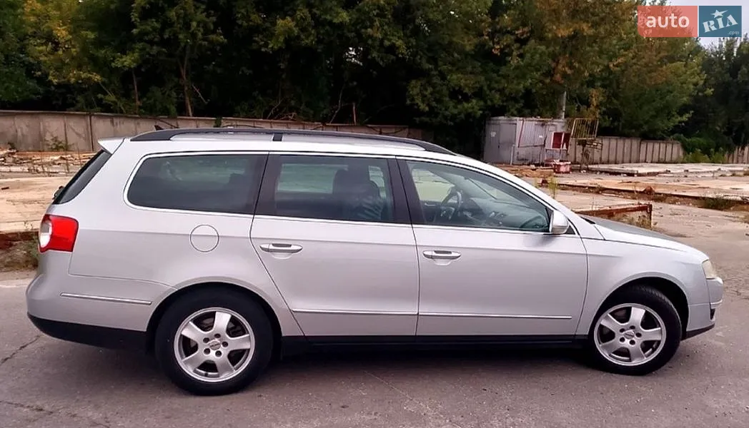 2010 Volkswagen Passat - фото 1