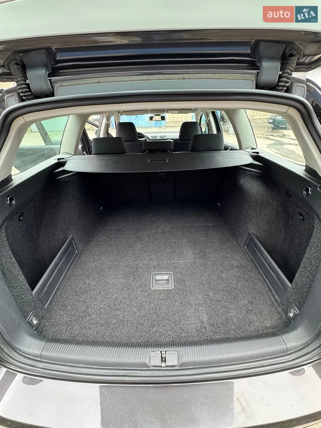 2010 Volkswagen Passat - мініатюра 12