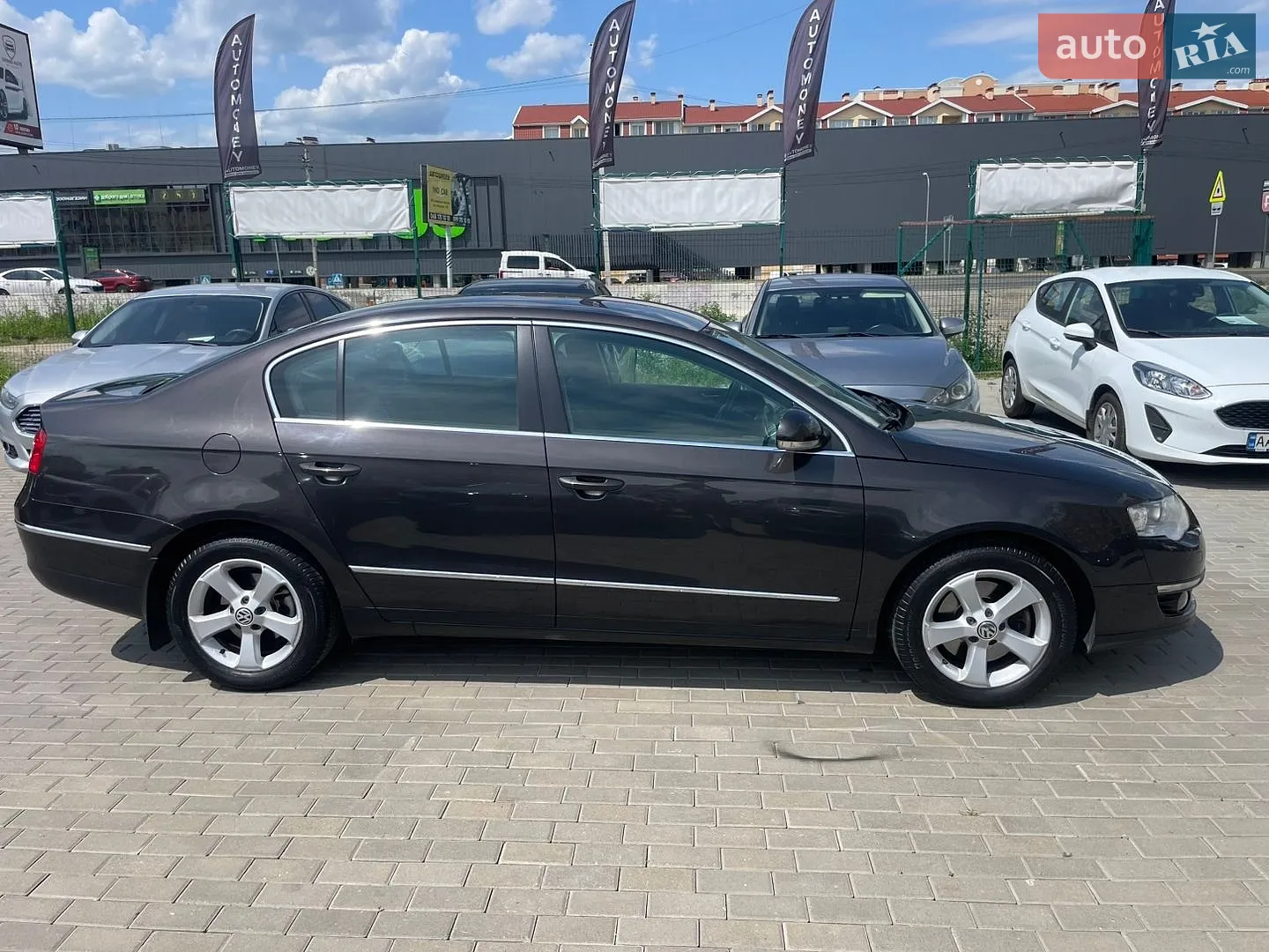 2010 Volkswagen Passat - мініатюра 4