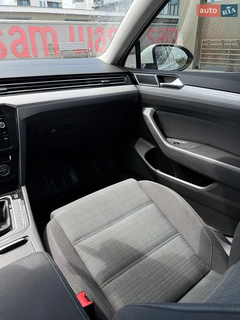 2019 Volkswagen Passat - мініатюра 16