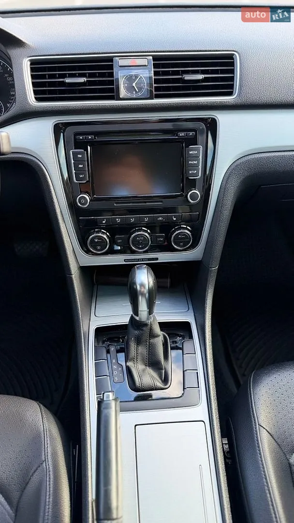 2011 Volkswagen Passat - мініатюра 22