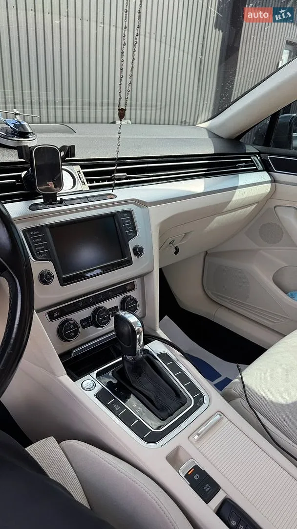2017 Volkswagen Passat - мініатюра 29