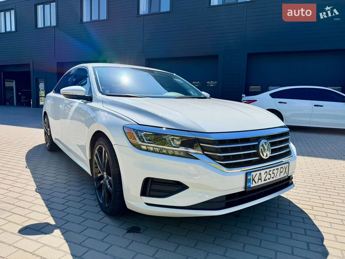 2019 Volkswagen Passat - мініатюра 2