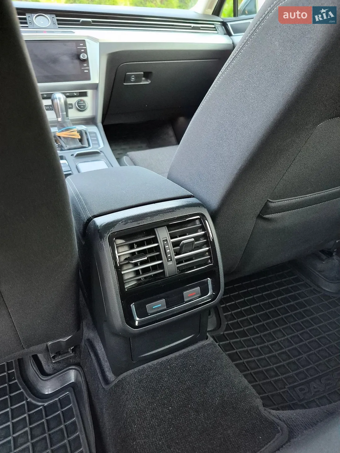 2017 Volkswagen Passat - мініатюра 2