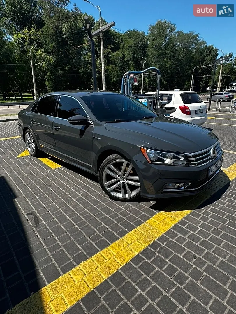 2017 Volkswagen Passat - фото 1