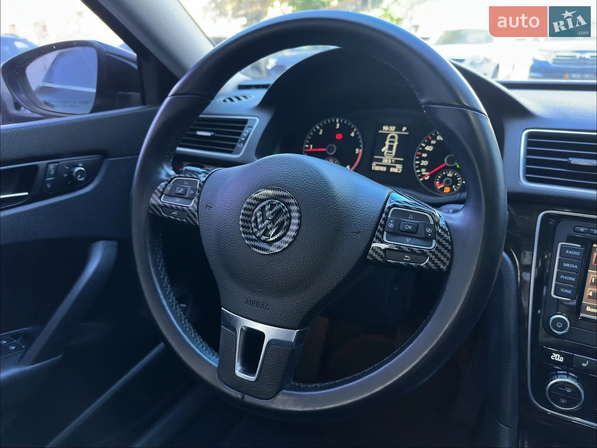 2014 Volkswagen Passat - мініатюра 41