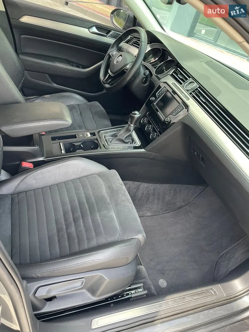 2016 Volkswagen Passat - мініатюра 10