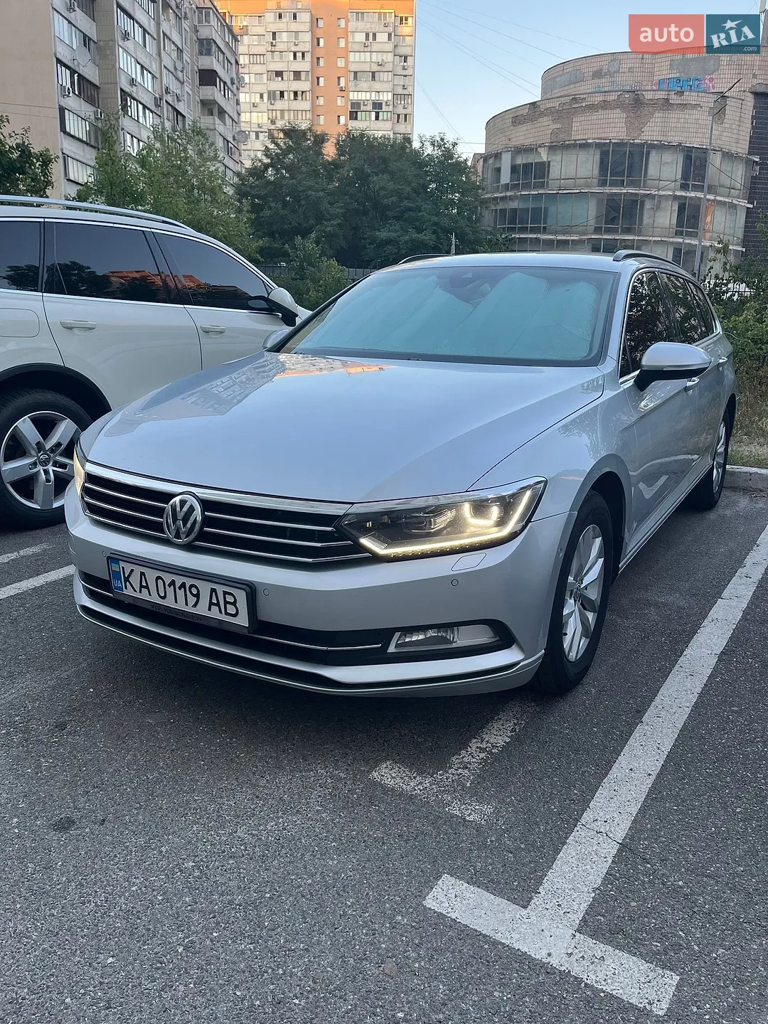 2017 Volkswagen Passat - мініатюра 2