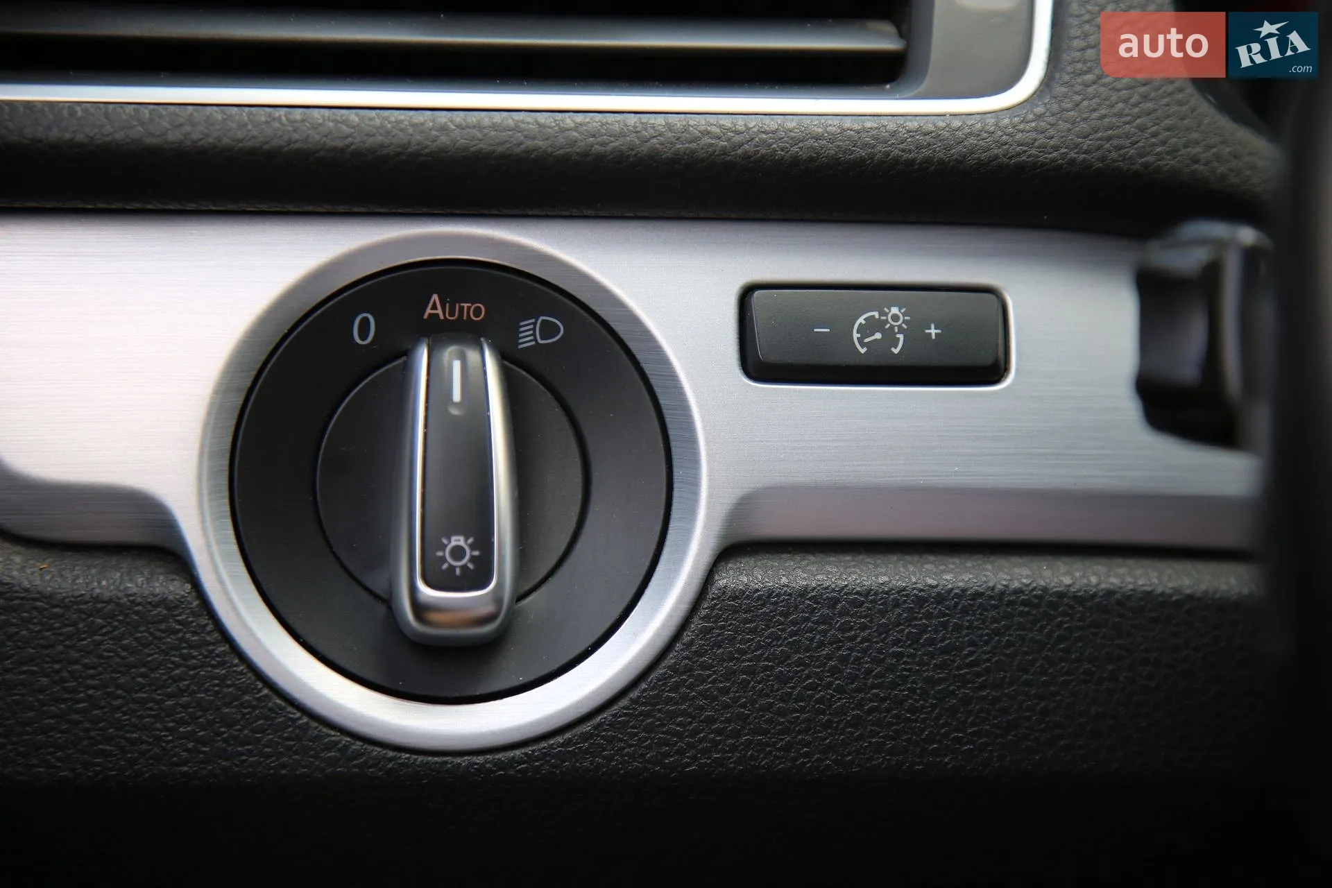 2011 Volkswagen Passat - мініатюра 19