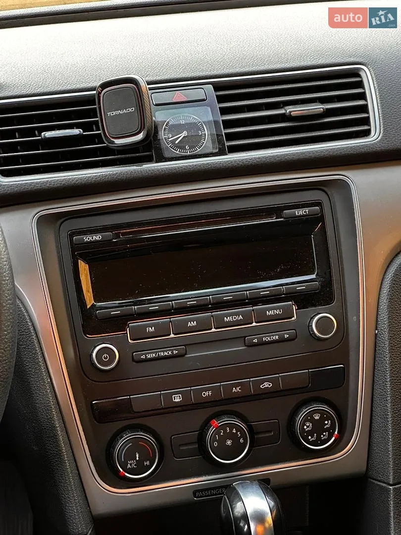 2013 Volkswagen Passat - мініатюра 24