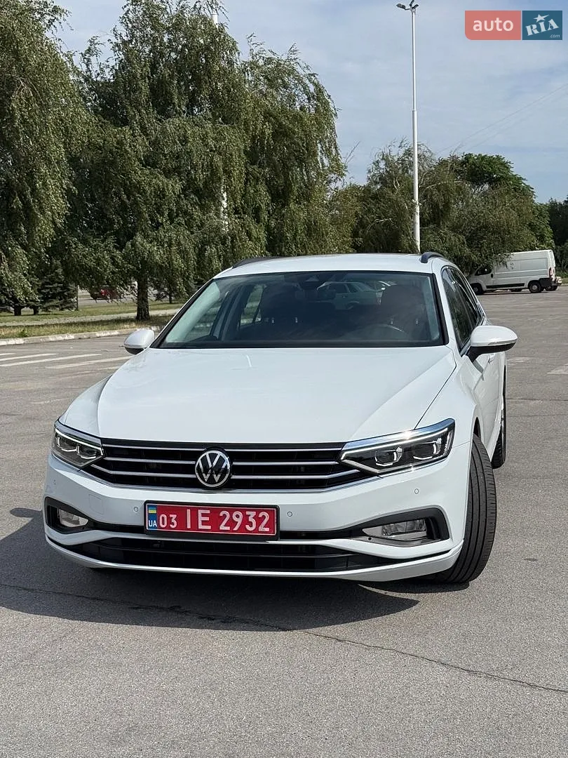 2023 Volkswagen Passat - фото 1
