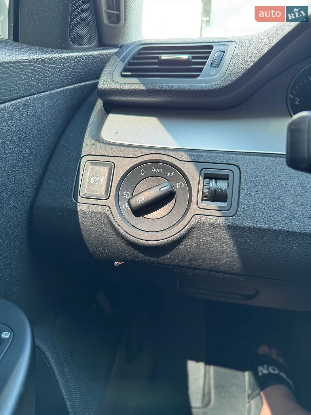 2010 Volkswagen Passat - мініатюра 27