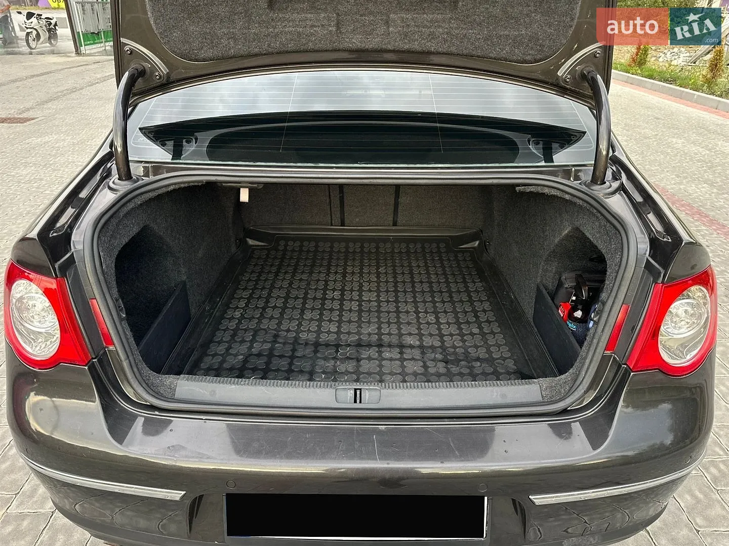 2010 Volkswagen Passat - мініатюра 9