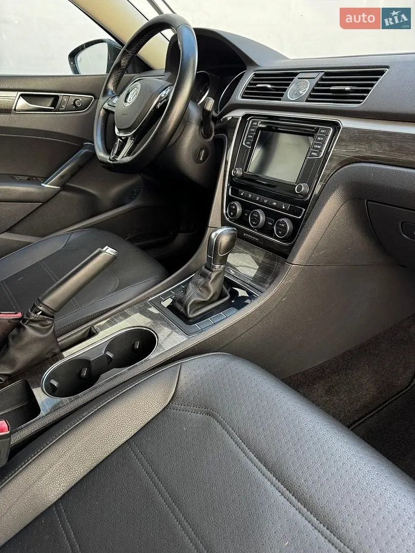 2016 Volkswagen Passat - мініатюра 16