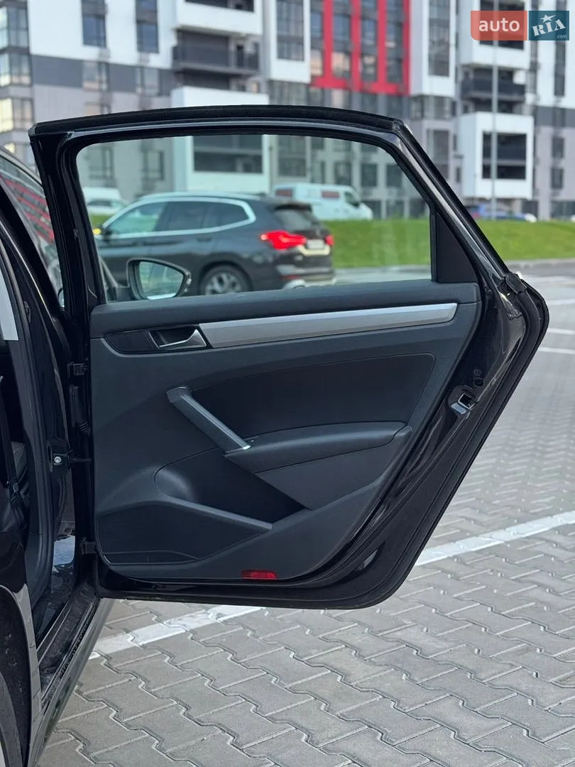 2019 Volkswagen Passat - мініатюра 32