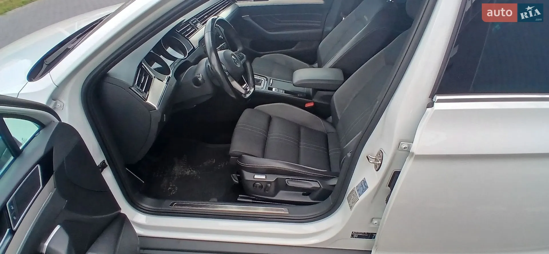 2019 Volkswagen Passat - мініатюра 17