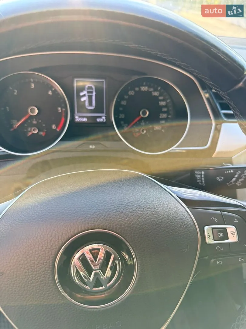 2016 Volkswagen Passat - мініатюра 11
