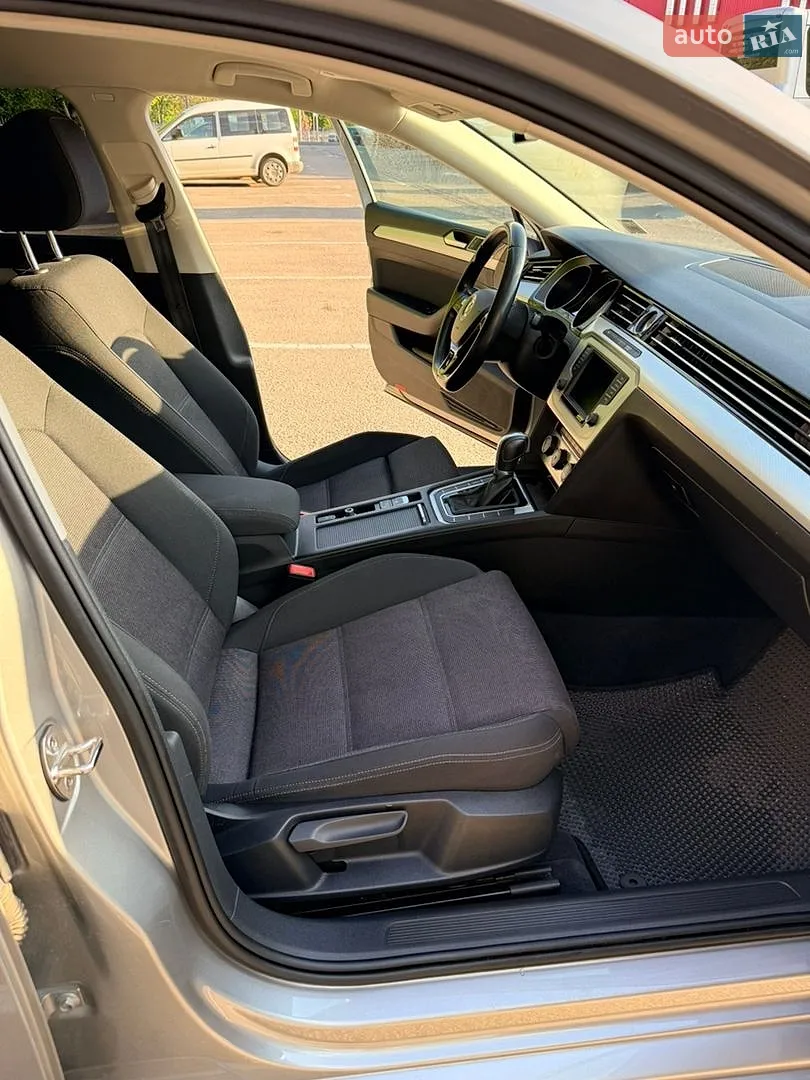 2016 Volkswagen Passat - мініатюра 19