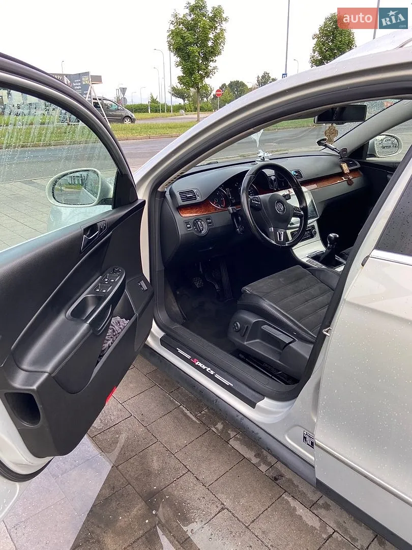 2010 Volkswagen Passat - мініатюра 8