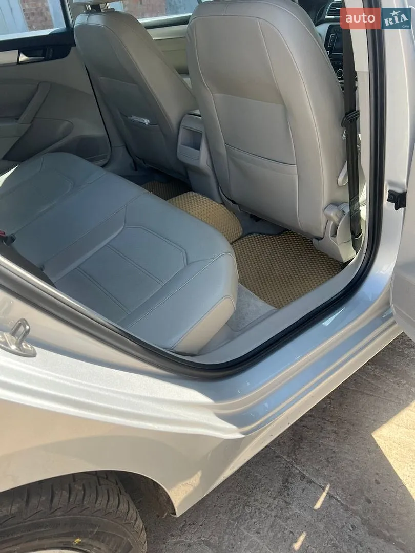 2012 Volkswagen Passat - мініатюра 18