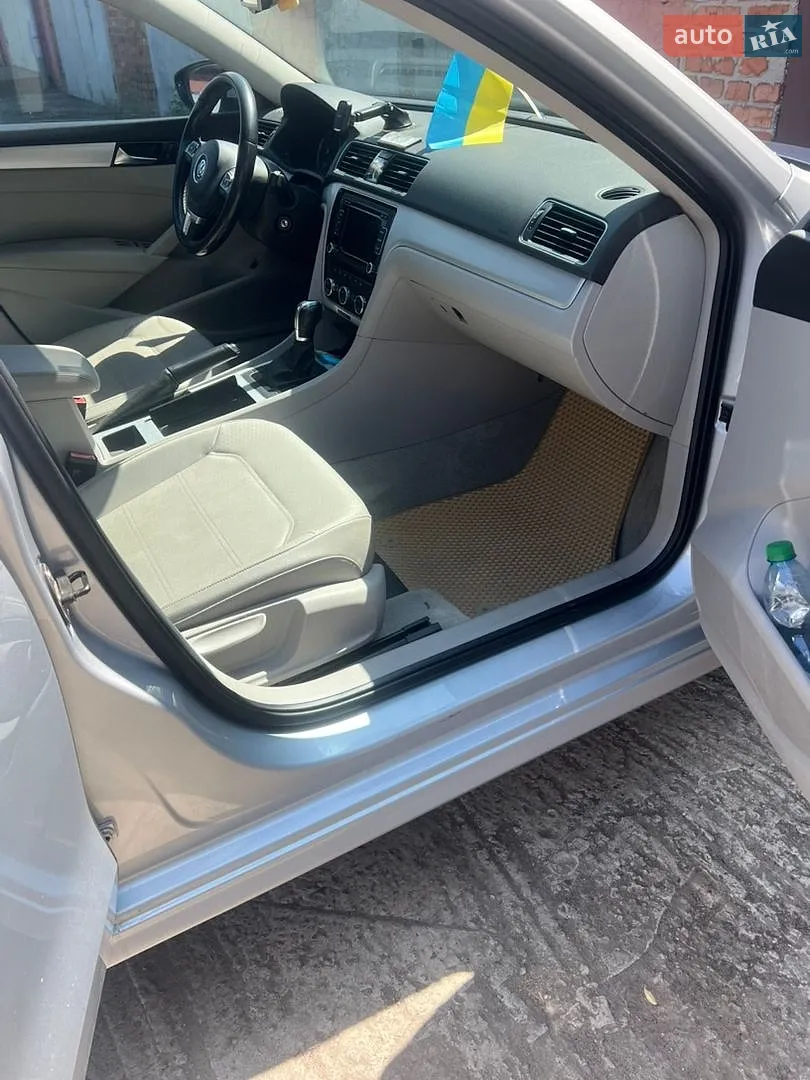2012 Volkswagen Passat - мініатюра 25