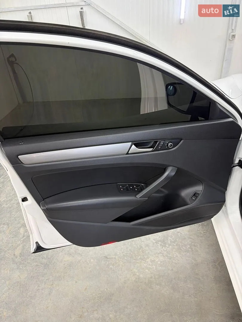 2014 Volkswagen Passat - мініатюра 21