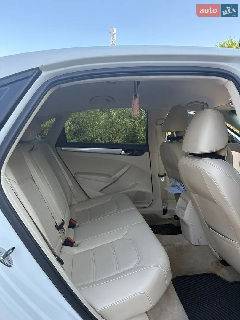2013 Volkswagen Passat - мініатюра 12