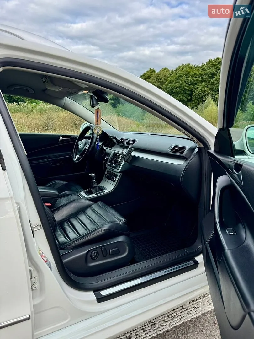 2010 Volkswagen Passat - мініатюра 18