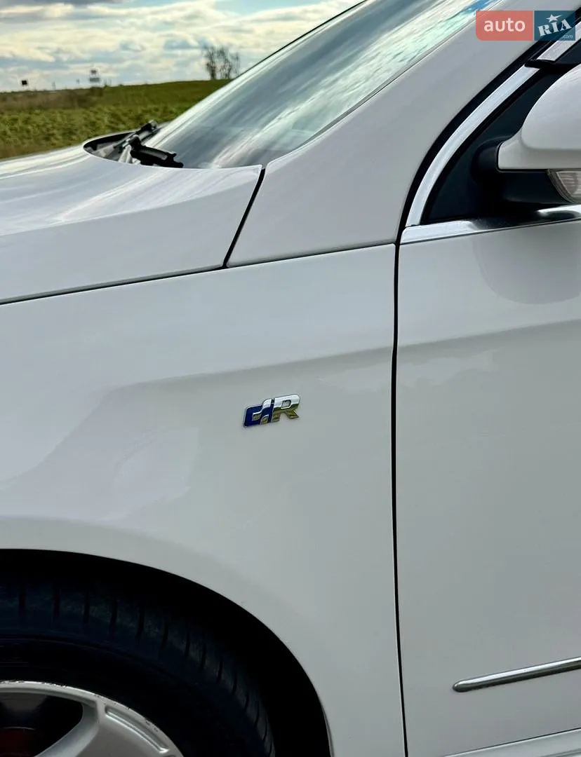 2010 Volkswagen Passat - мініатюра 26