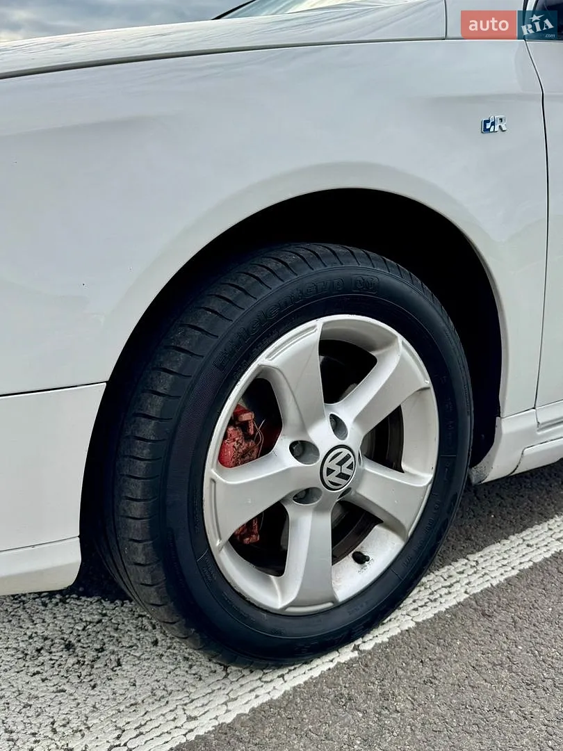 2010 Volkswagen Passat - мініатюра 25