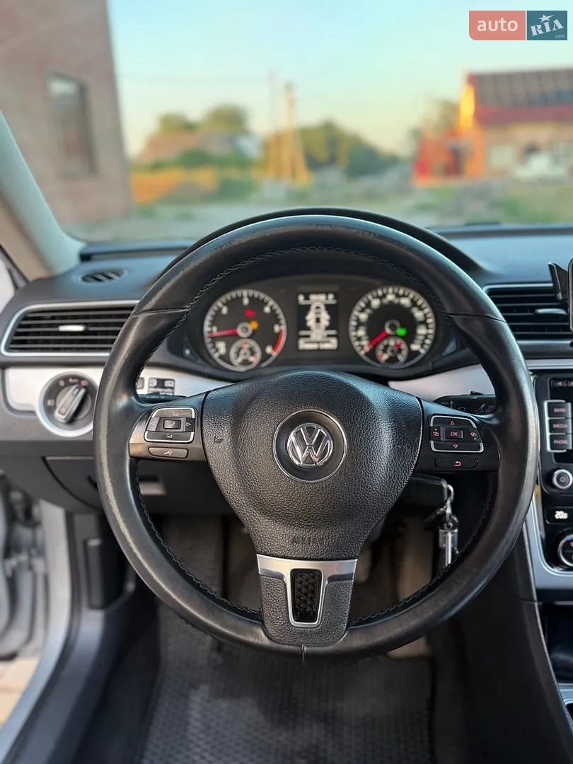 2012 Volkswagen Passat - мініатюра 21