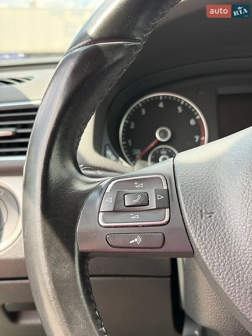 2015 Volkswagen Passat - мініатюра 32