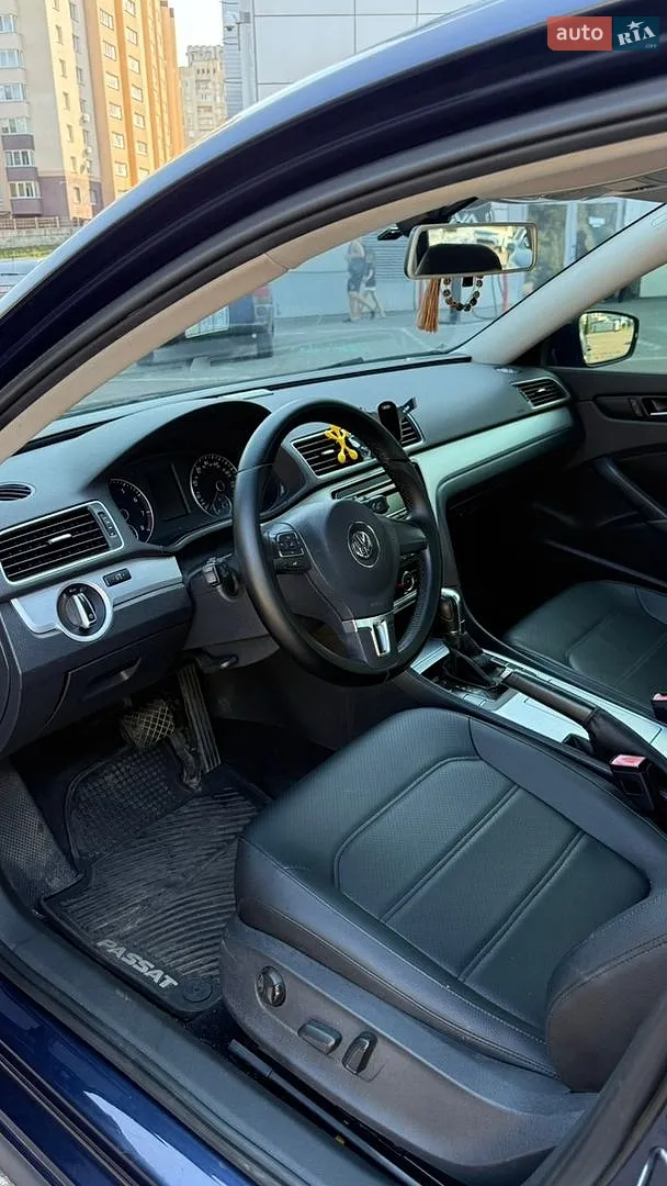 2013 Volkswagen Passat - мініатюра 2