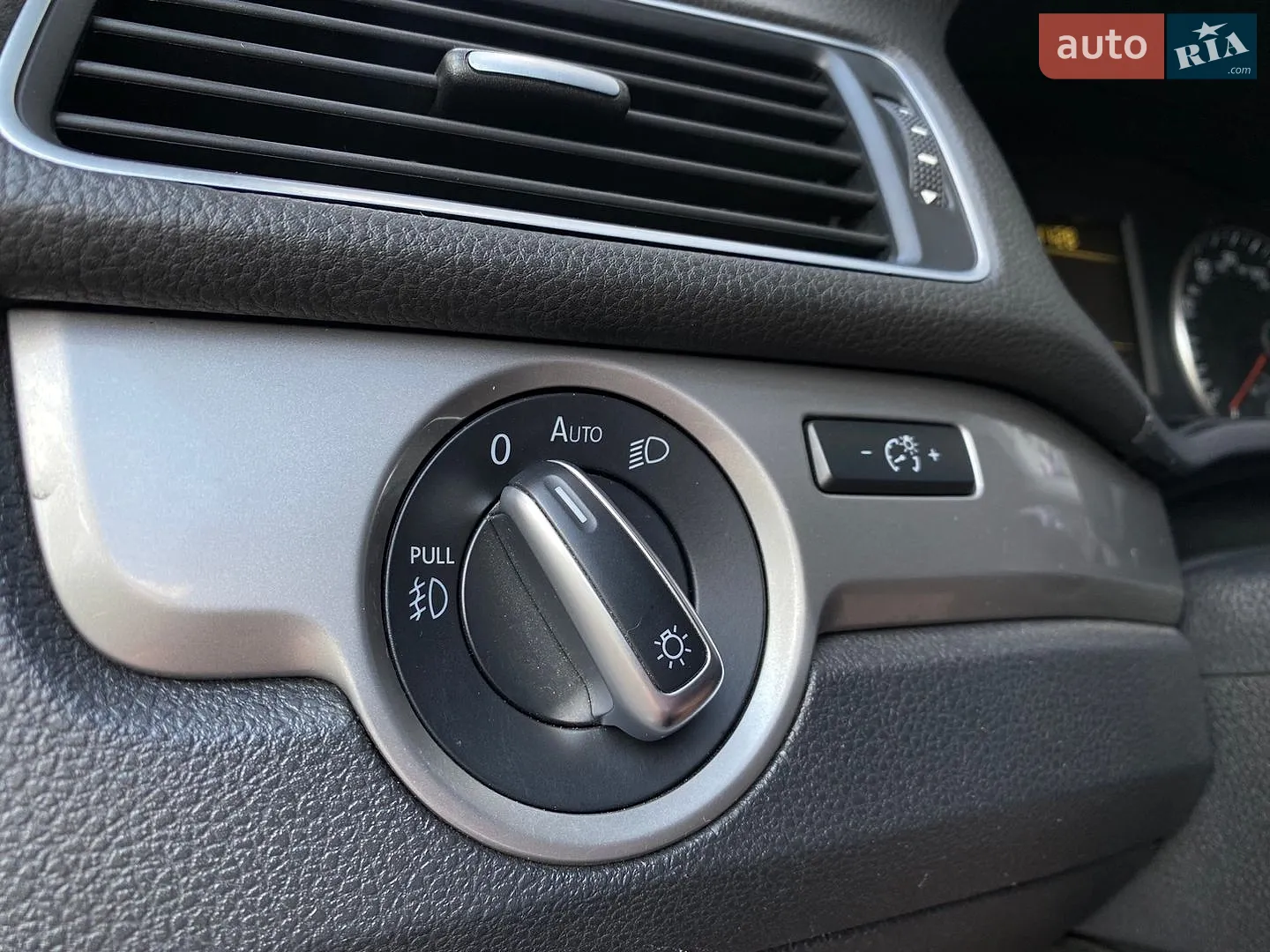 2015 Volkswagen Passat - мініатюра 13