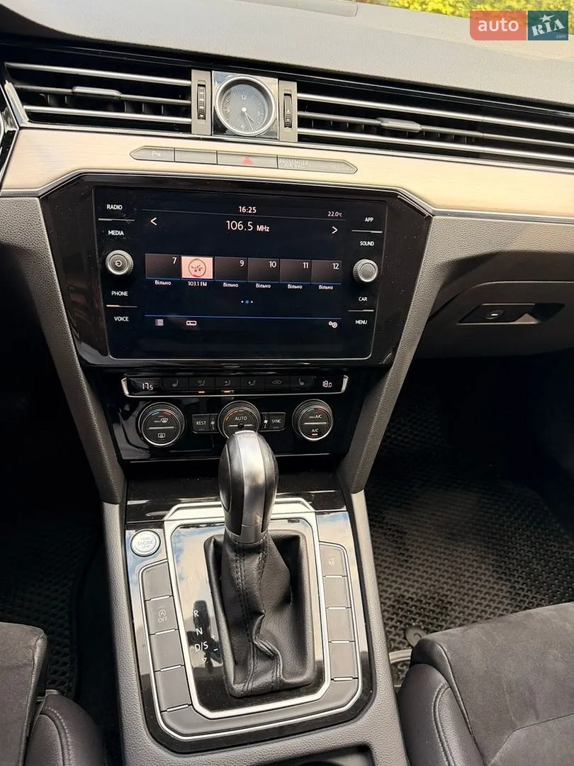 2019 Volkswagen Passat - мініатюра 19