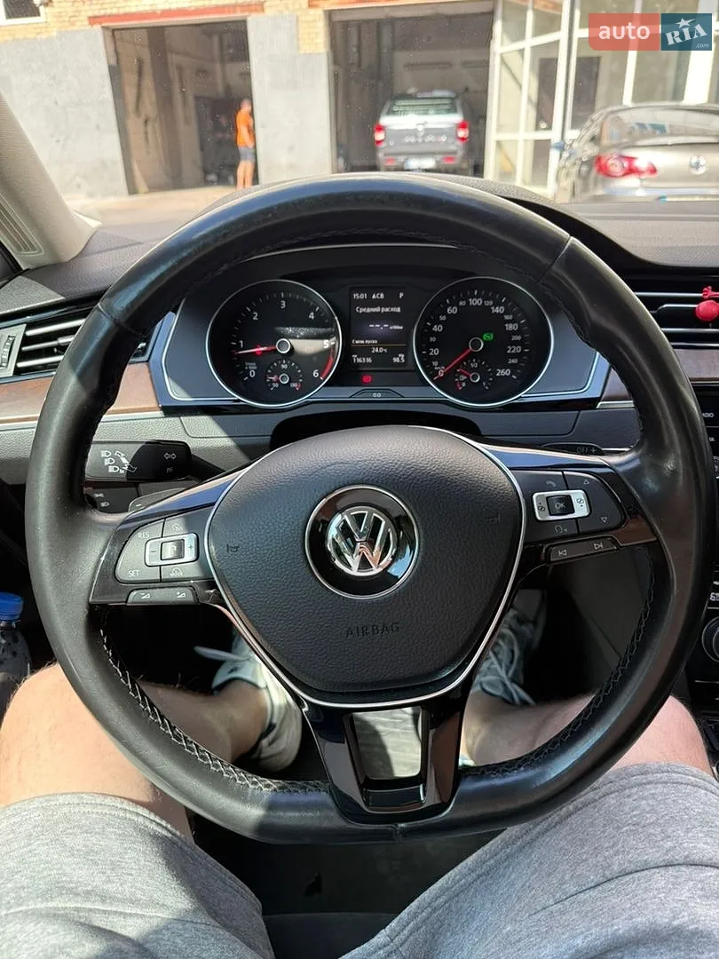 2016 Volkswagen Passat - мініатюра 10