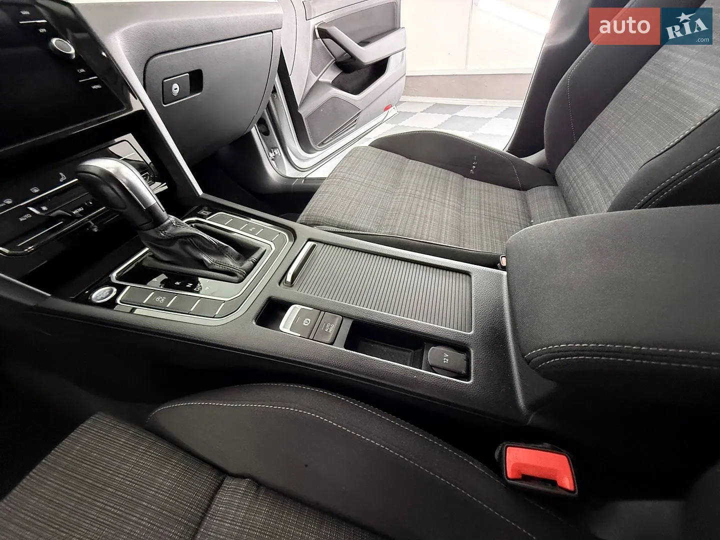 2020 Volkswagen Passat - мініатюра 24