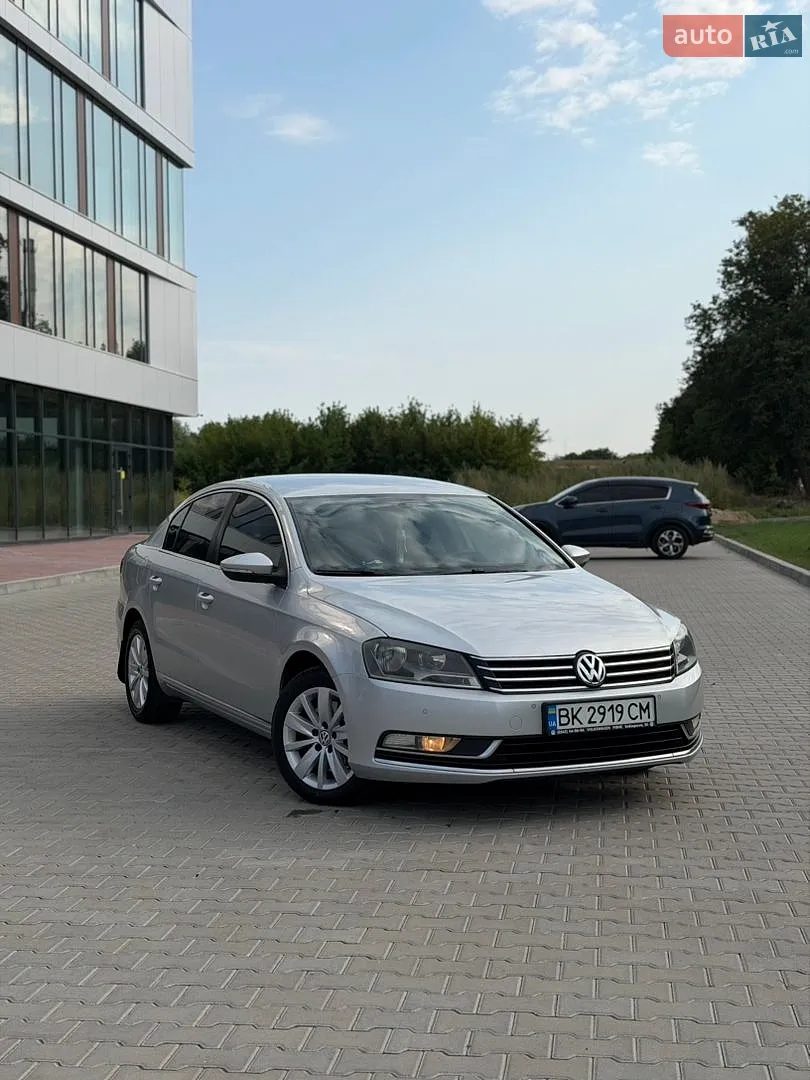 2011 Volkswagen Passat - мініатюра 2