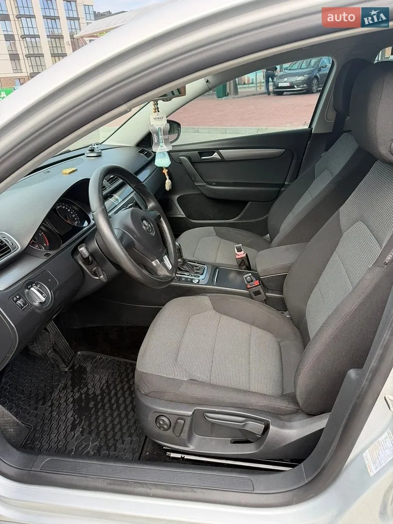 2011 Volkswagen Passat - мініатюра 25