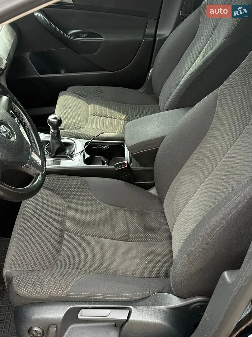 2010 Volkswagen Passat - мініатюра 7