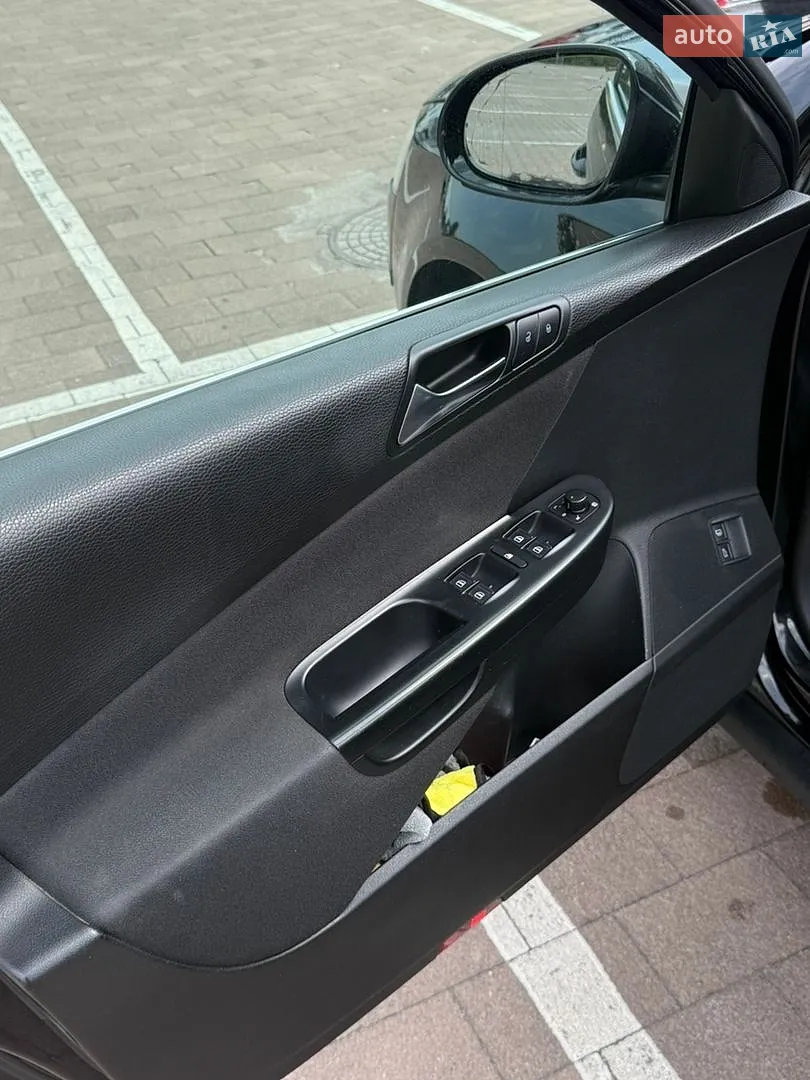 2010 Volkswagen Passat - мініатюра 8