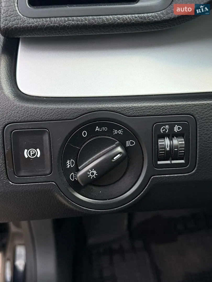 2010 Volkswagen Passat - мініатюра 9