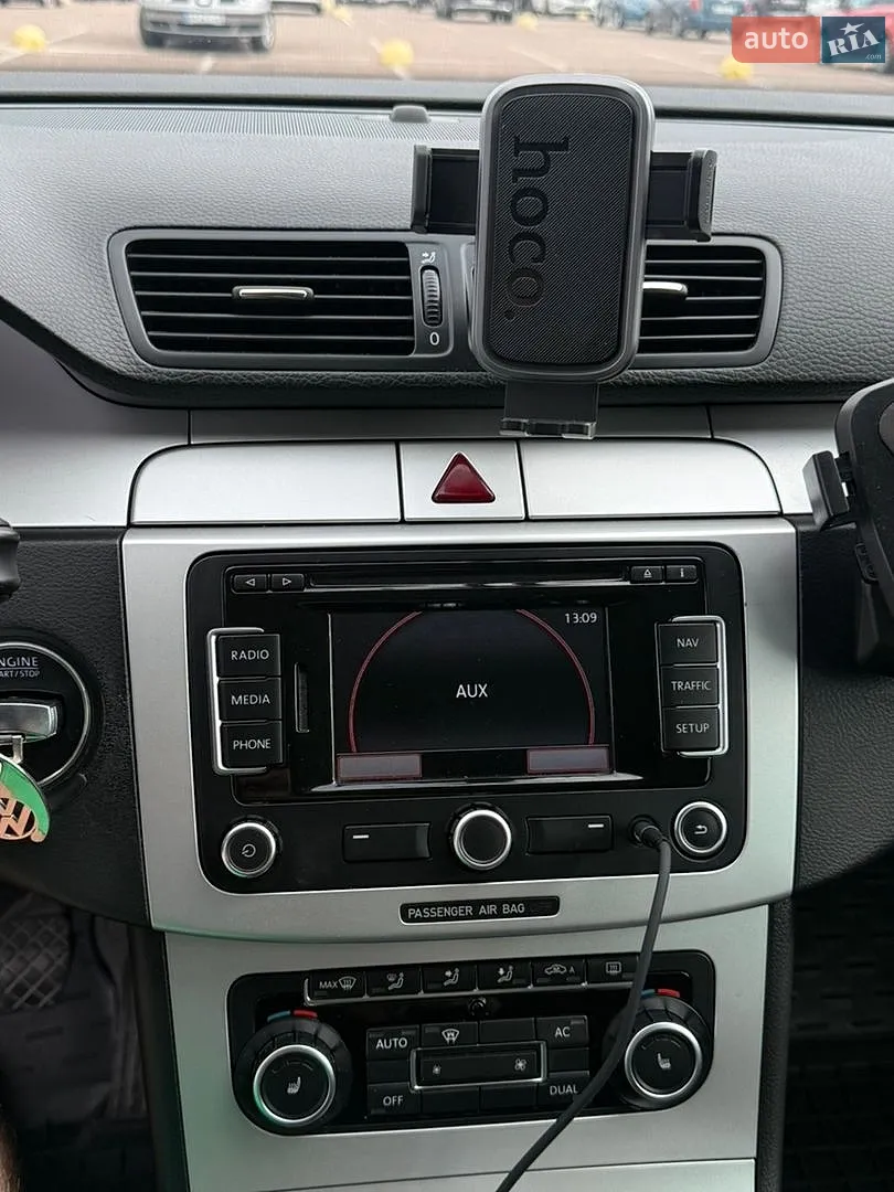 2010 Volkswagen Passat - мініатюра 12