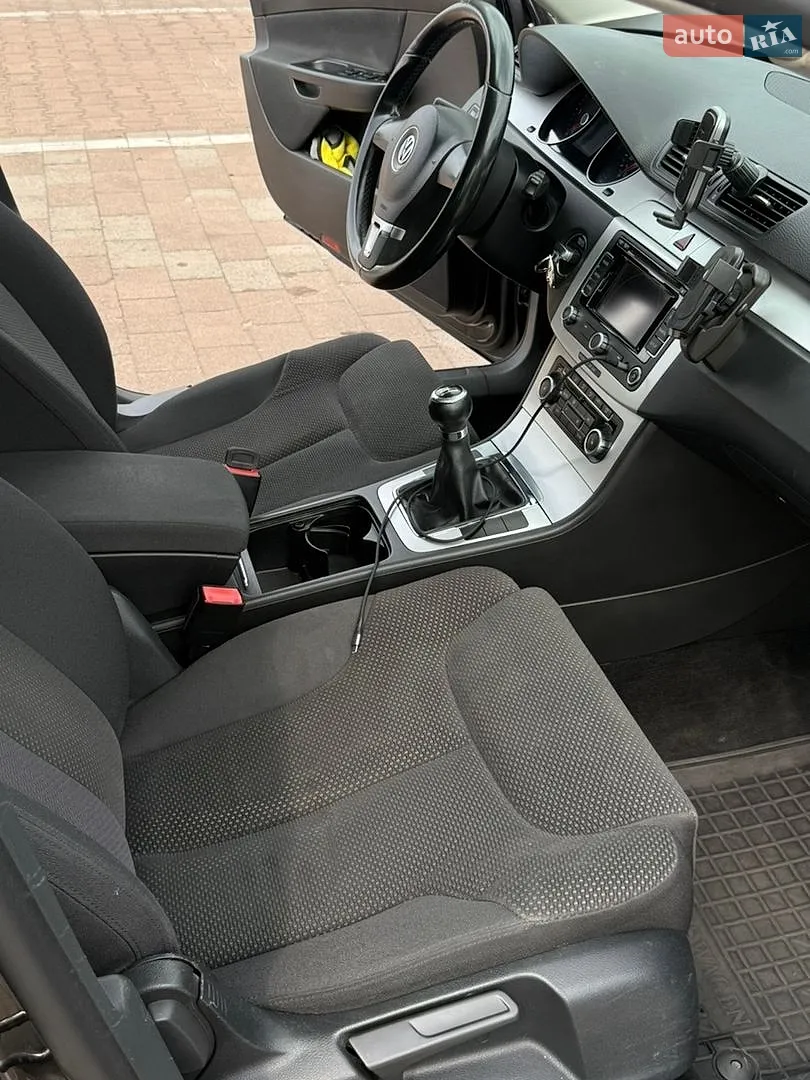 2010 Volkswagen Passat - мініатюра 16