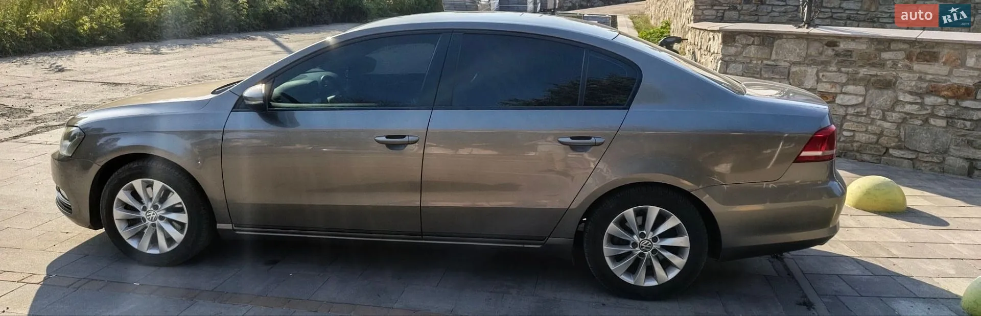 2011 Volkswagen Passat - мініатюра 2