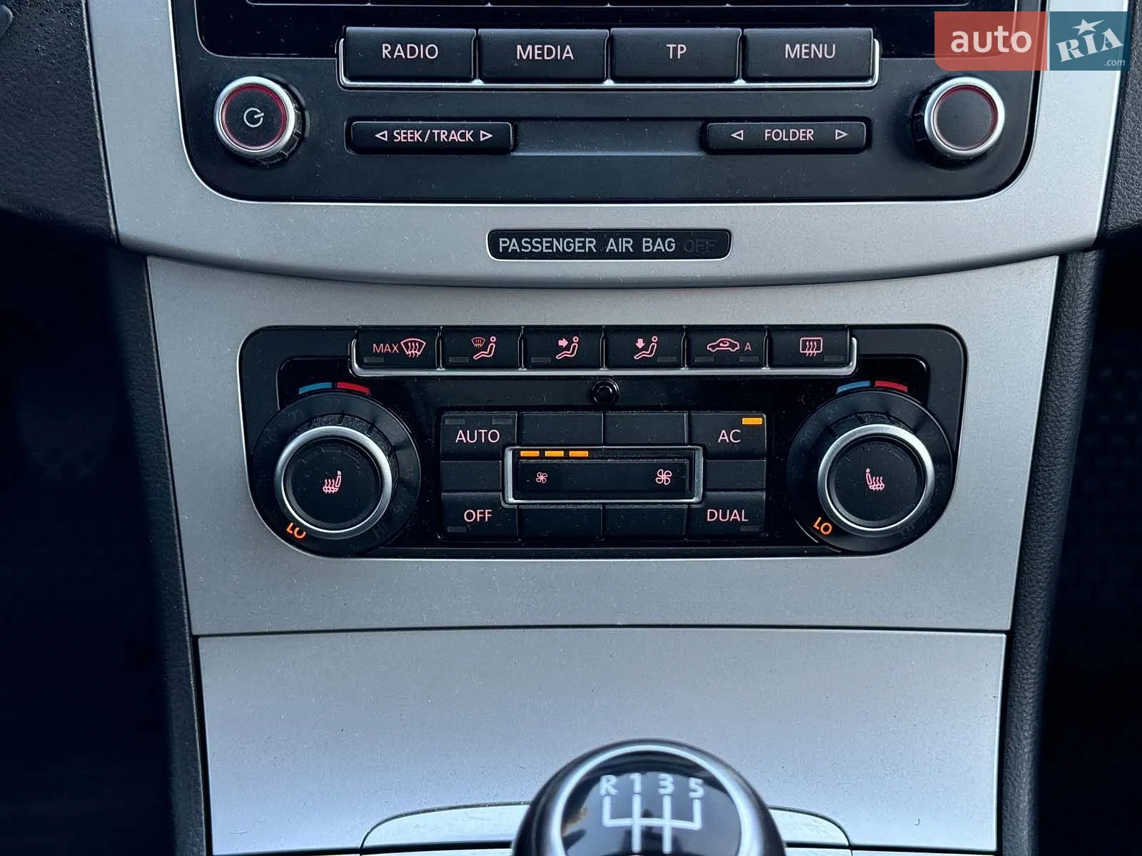 2010 Volkswagen Passat - мініатюра 25