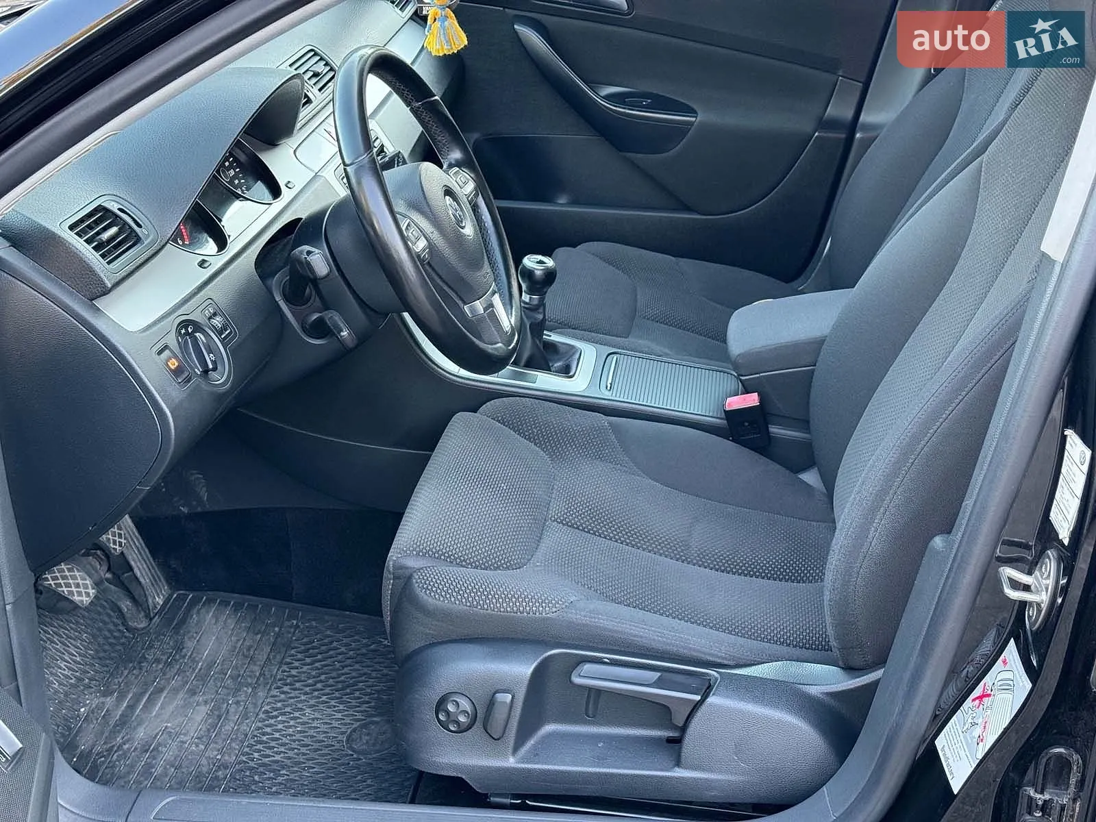 2010 Volkswagen Passat - мініатюра 12