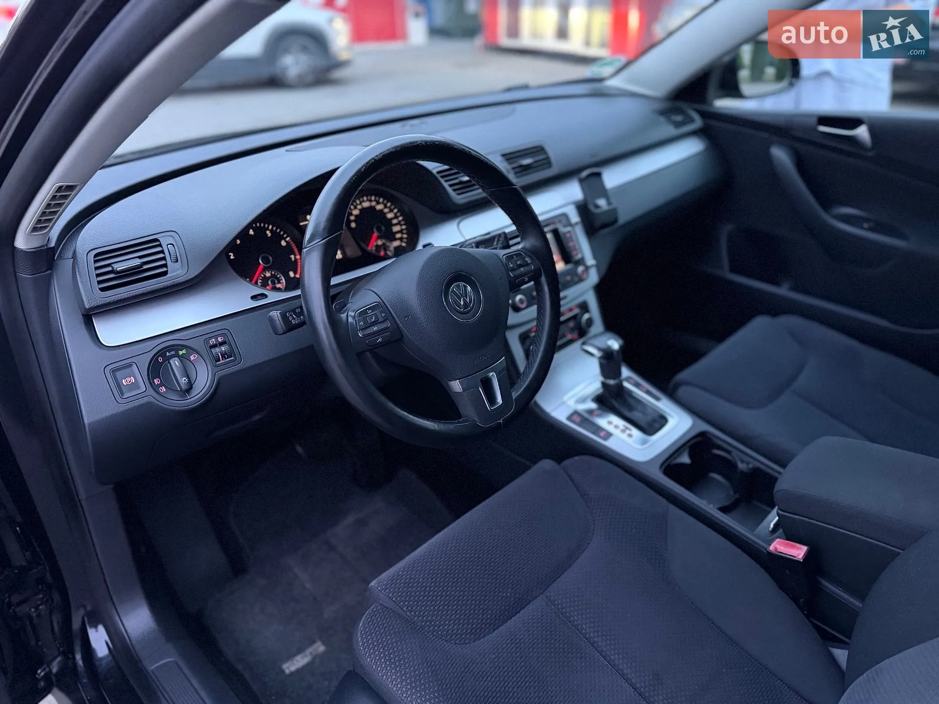 2010 Volkswagen Passat - мініатюра 23